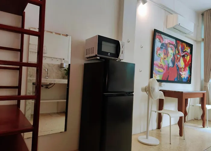 Lumphini 5 Train Station Center Ensuite Aircon Appartement *