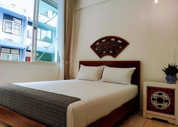 Lumphini 5 Train Station Center Ensuite Aircon Bangkok